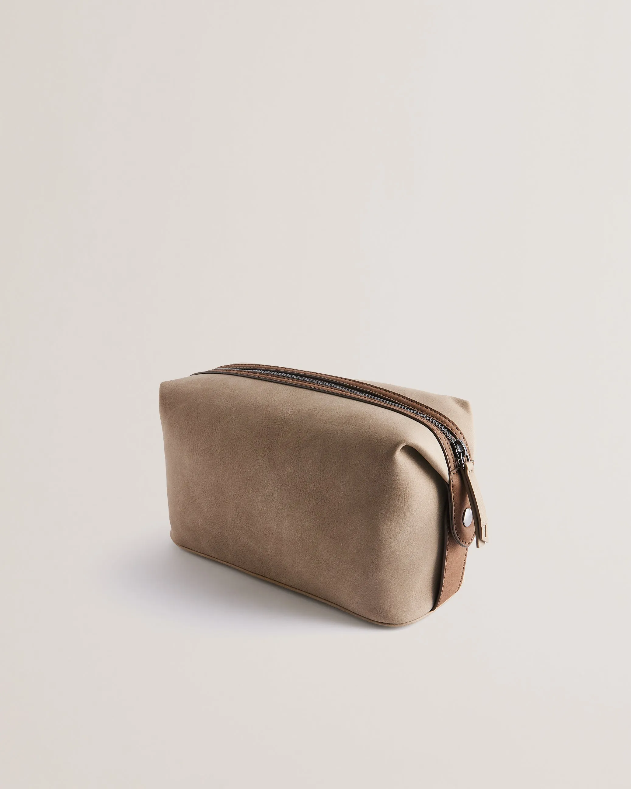 Nuelle Pu Nubuck Washbag Beige