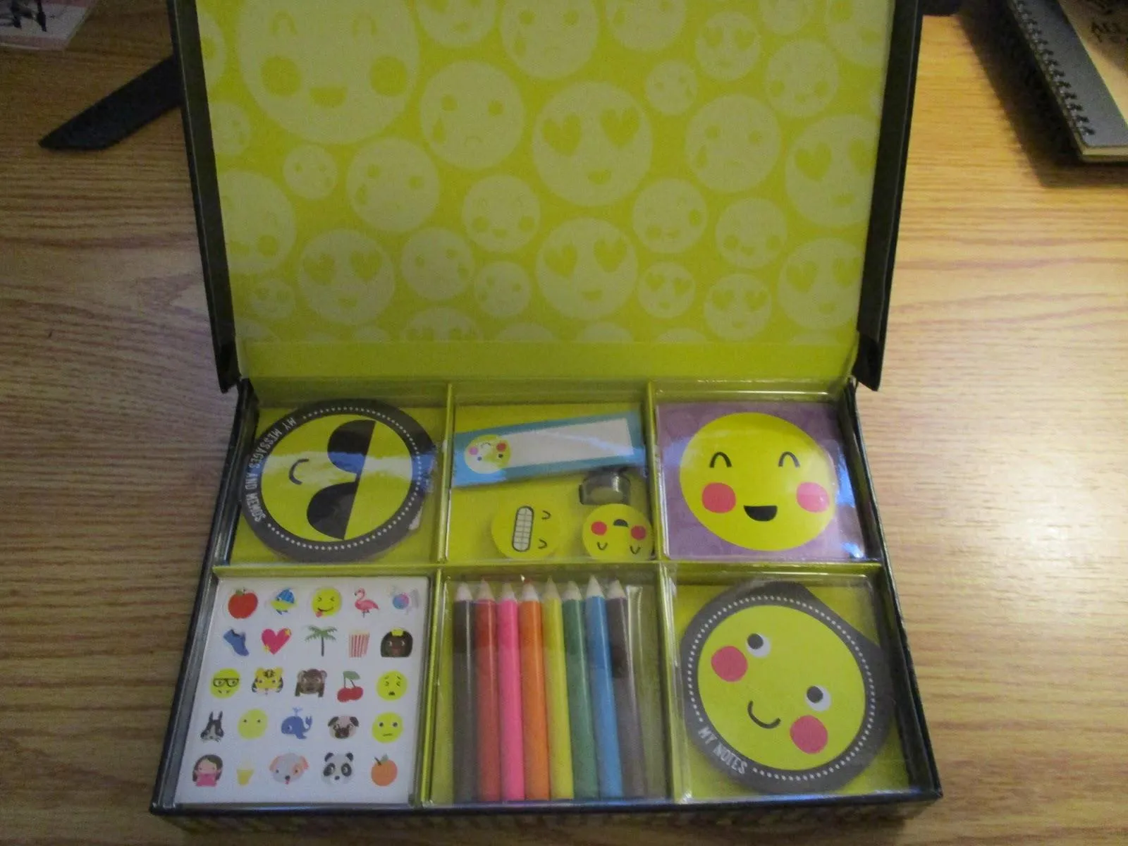 Stationery Box I (Heart) Stationery - Emoji